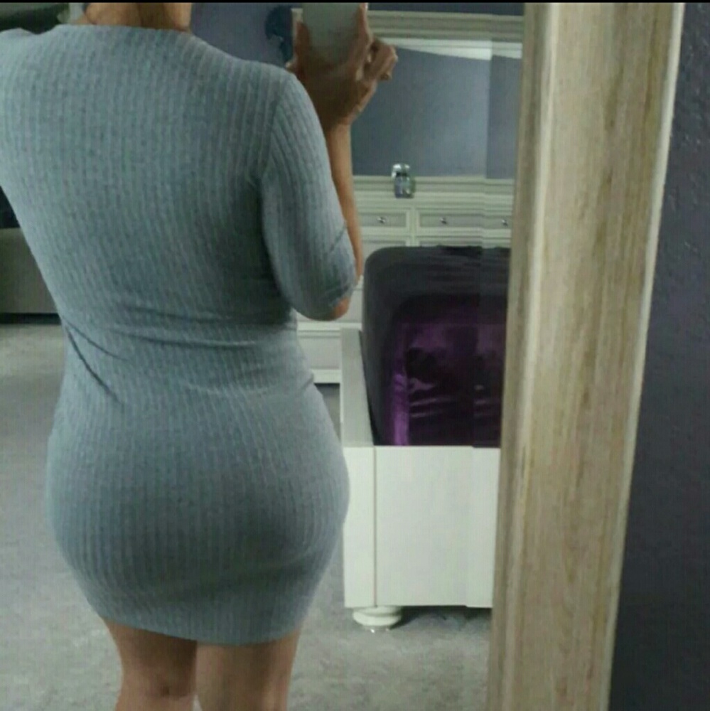 Dress. - Picture 4 of 5
